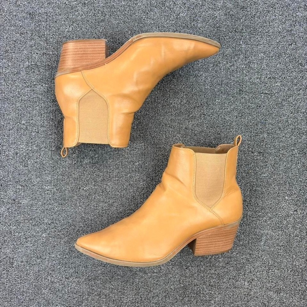 Universal Threads Tan Pointed Toe Western Ankle Boots Women's Size 11